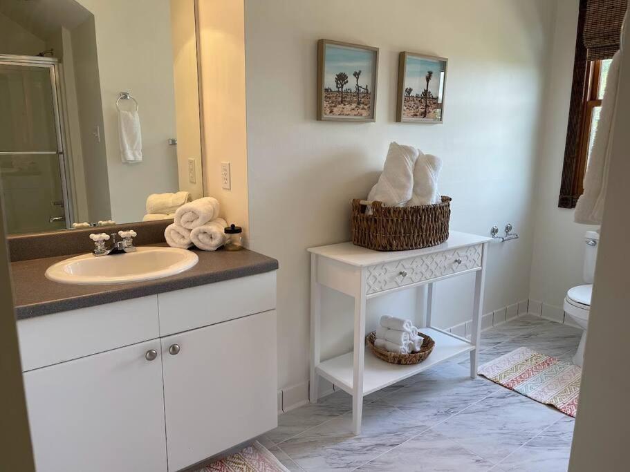 Lakeview Bungalow-Access To Lake, Pool, Gym, &Park Lago Vista Buitenkant foto