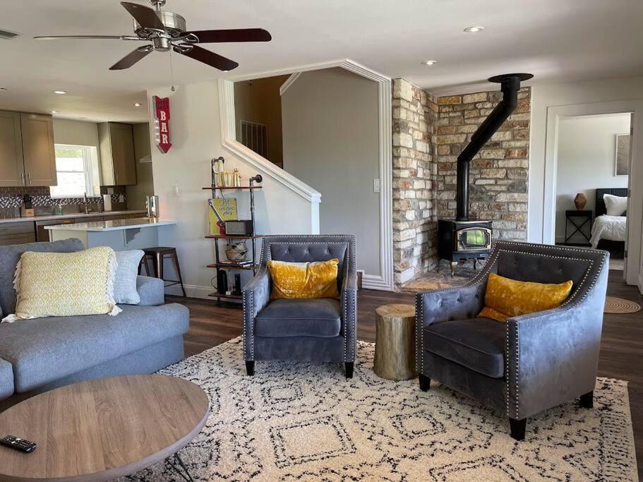 Lakeview Bungalow-Access To Lake, Pool, Gym, &Park Lago Vista Buitenkant foto