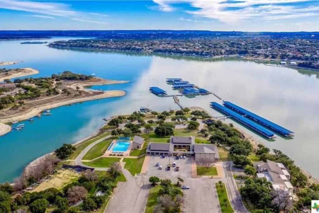 Lakeview Bungalow-Access To Lake, Pool, Gym, &Park Lago Vista Buitenkant foto